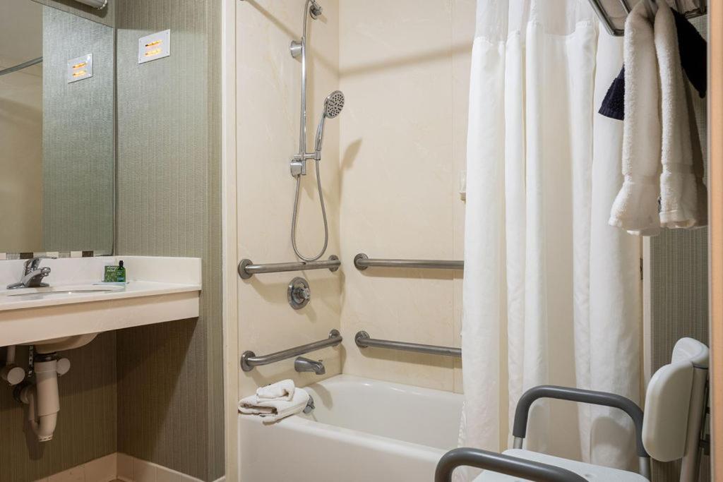 D. Hotel Suites & Spa Holyoke Εξωτερικό φωτογραφία