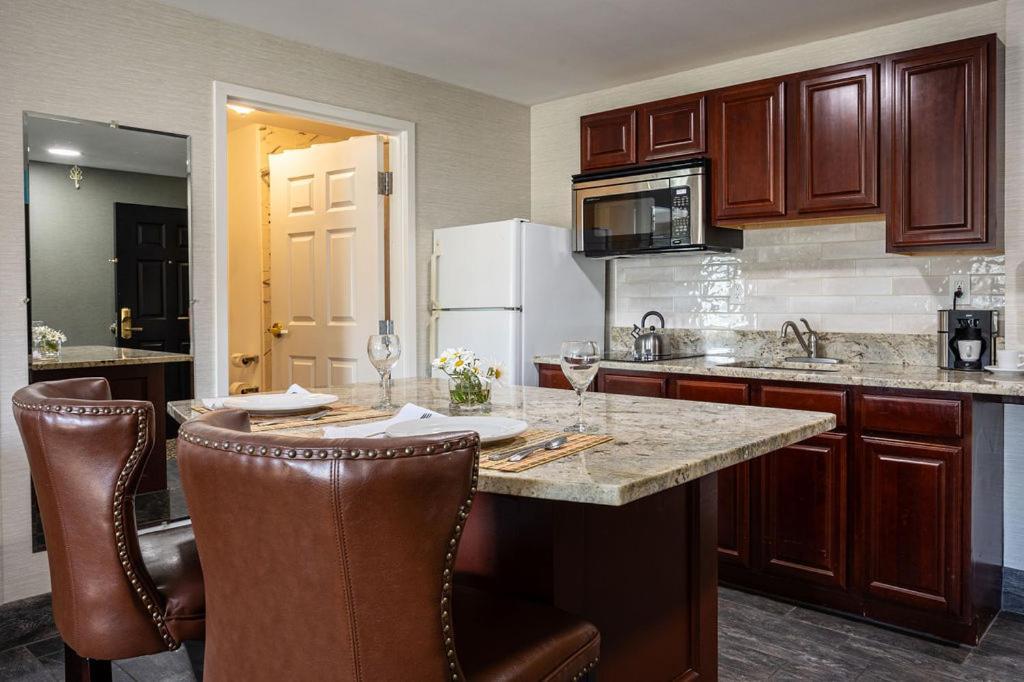 D. Hotel Suites & Spa Holyoke Εξωτερικό φωτογραφία