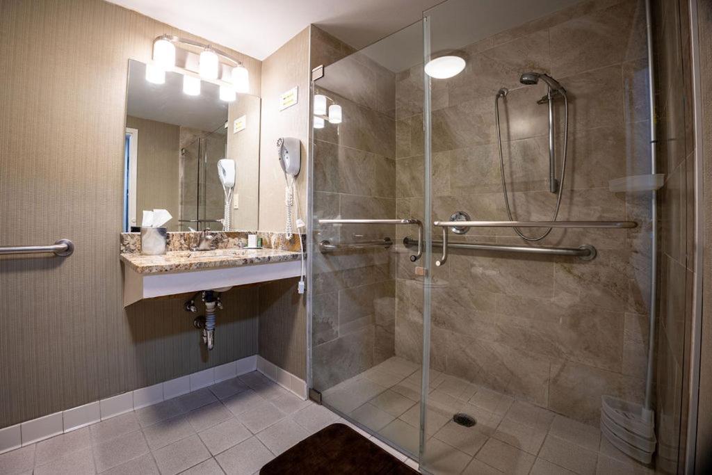 D. Hotel Suites & Spa Holyoke Εξωτερικό φωτογραφία