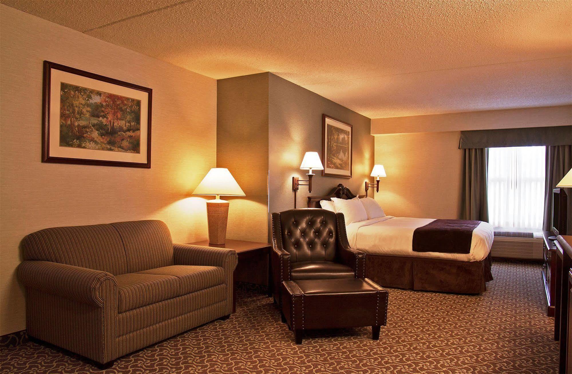 D. Hotel Suites & Spa Holyoke Εξωτερικό φωτογραφία
